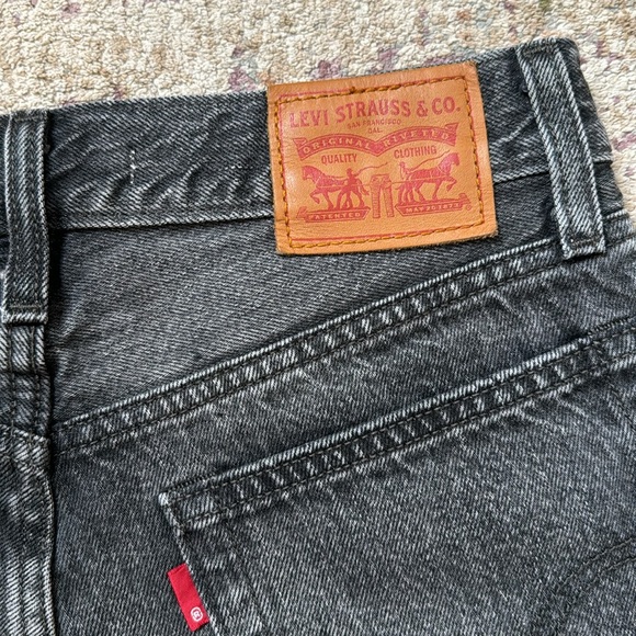 Levi’s Studded Wedgie Short Black Denim size 29 - Picture 12 of 13